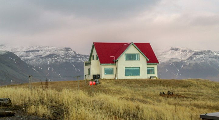 alone iceland