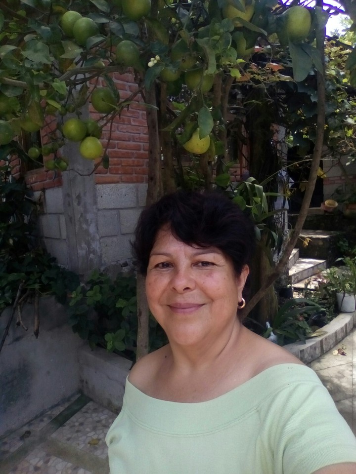 en el huerto, foto para el recuerdo