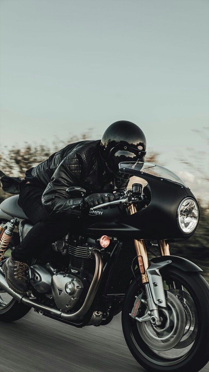 triumph thruxton
