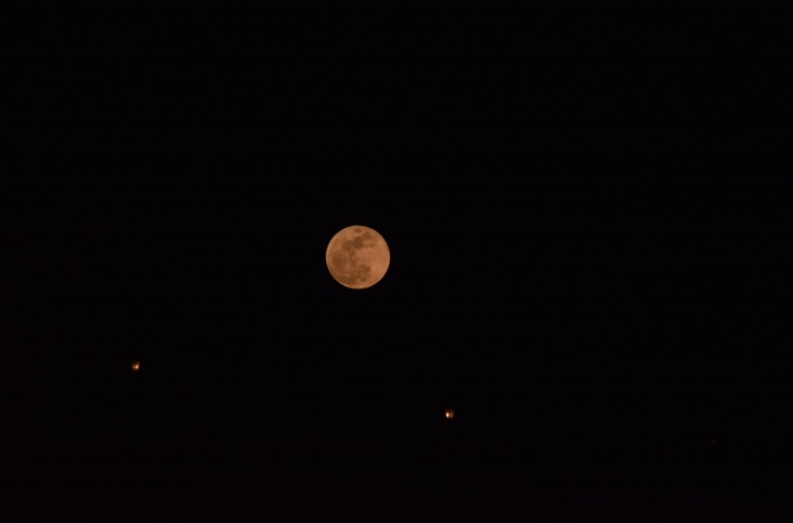 bloody full moon, thessaloniki