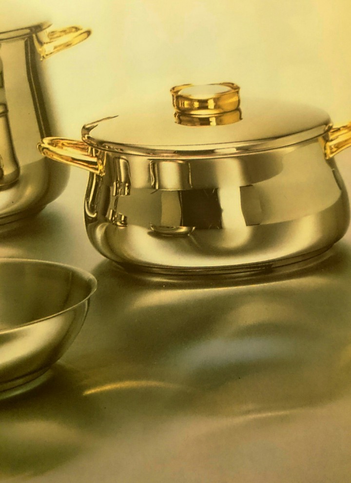 GOLDEN BAKING