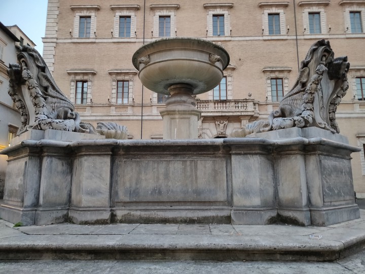 Fontana di Santa Maria in Trastevere