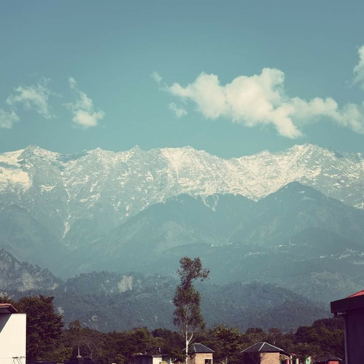 Dholadhar Range