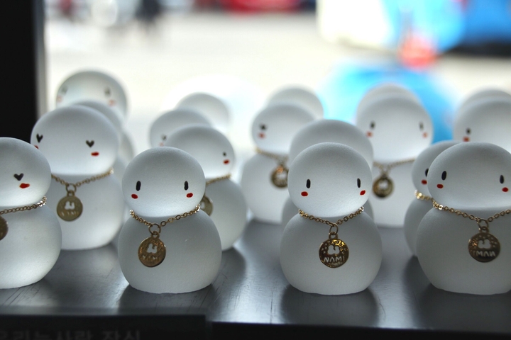 NAMI ISLAND symbol snowman