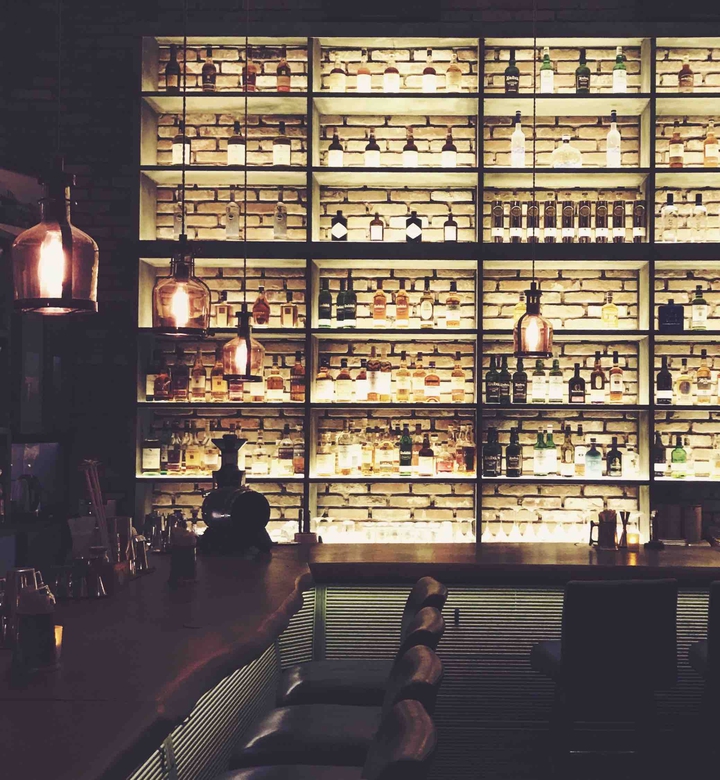 bar