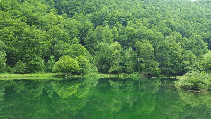 lake in France pyrinee