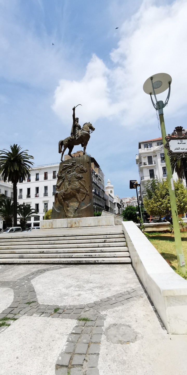 statu amir abd elkader