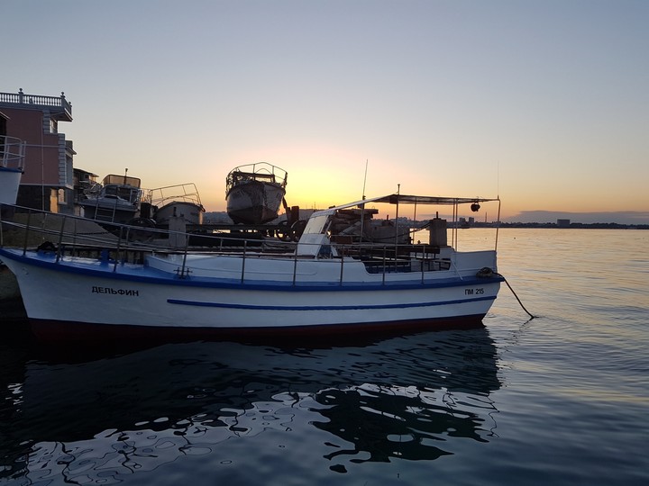 море