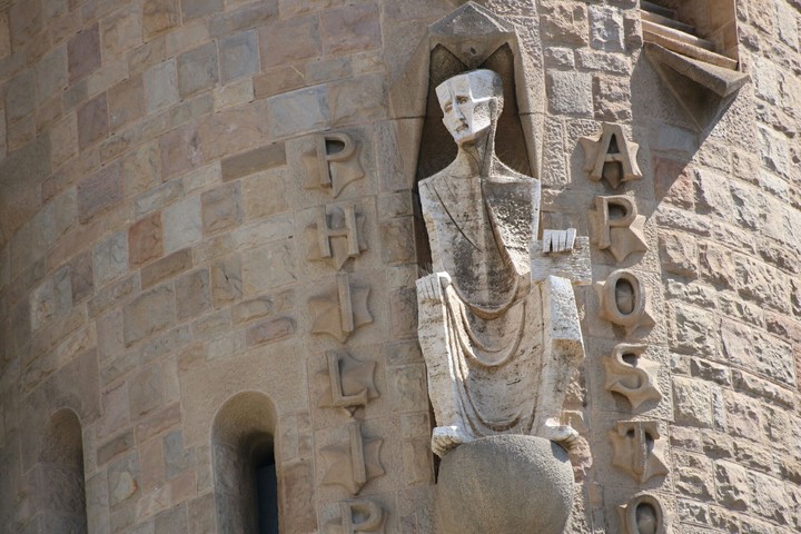 La Sagrada Familia || Details.