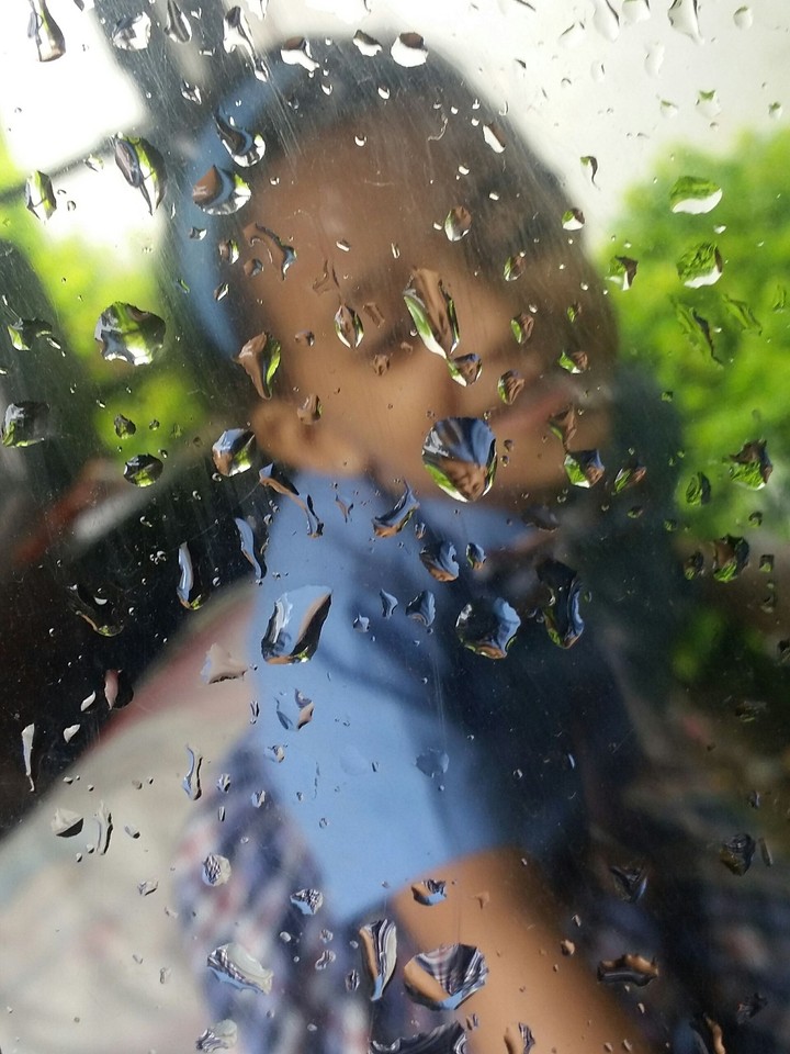 Rainy Glass smile karpoora