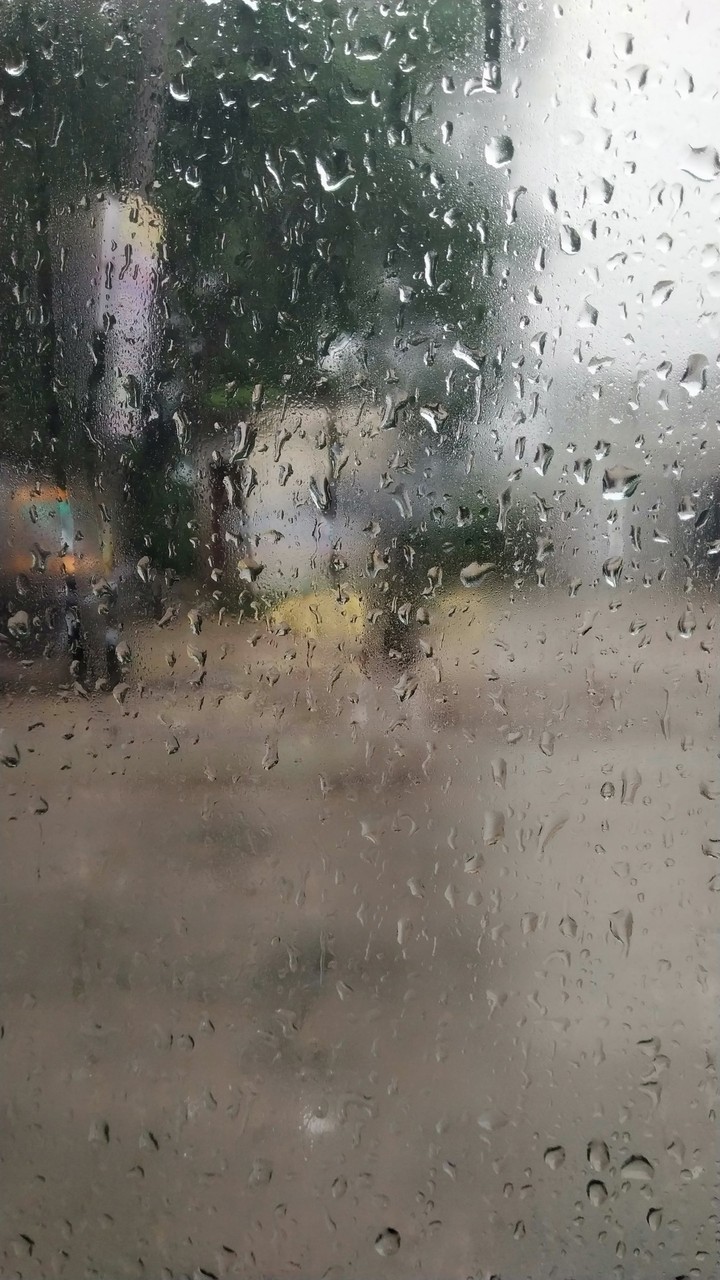 raining wallpaper