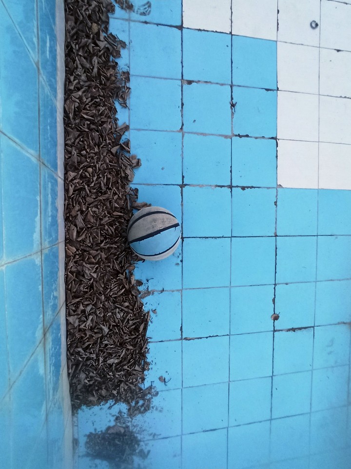 empty pool in the Winter!