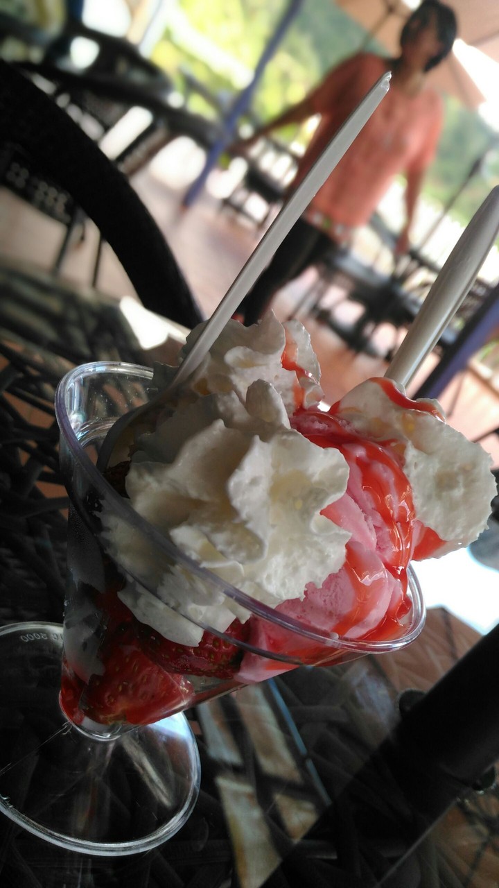 Let's HAve an Icecream.!!!