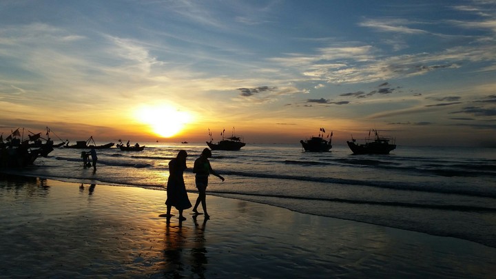 Dawn In Sam Son Beach In Vietnam