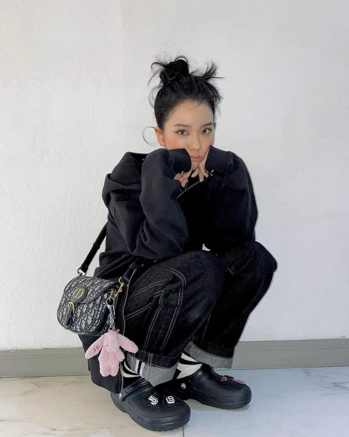 201129 sooyaaa__ : KIM JISOO (3)