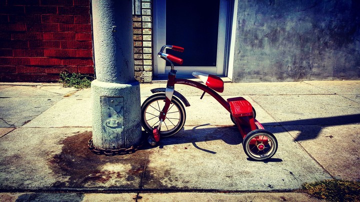 Heavy chained tricycle