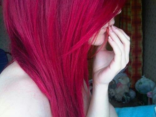 wow-hairs and Sweet lips. this girl is really liked