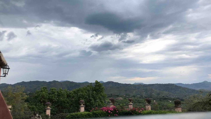 Slow clouds