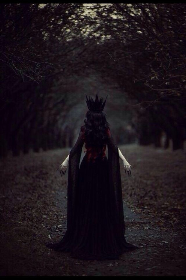 Dark queen