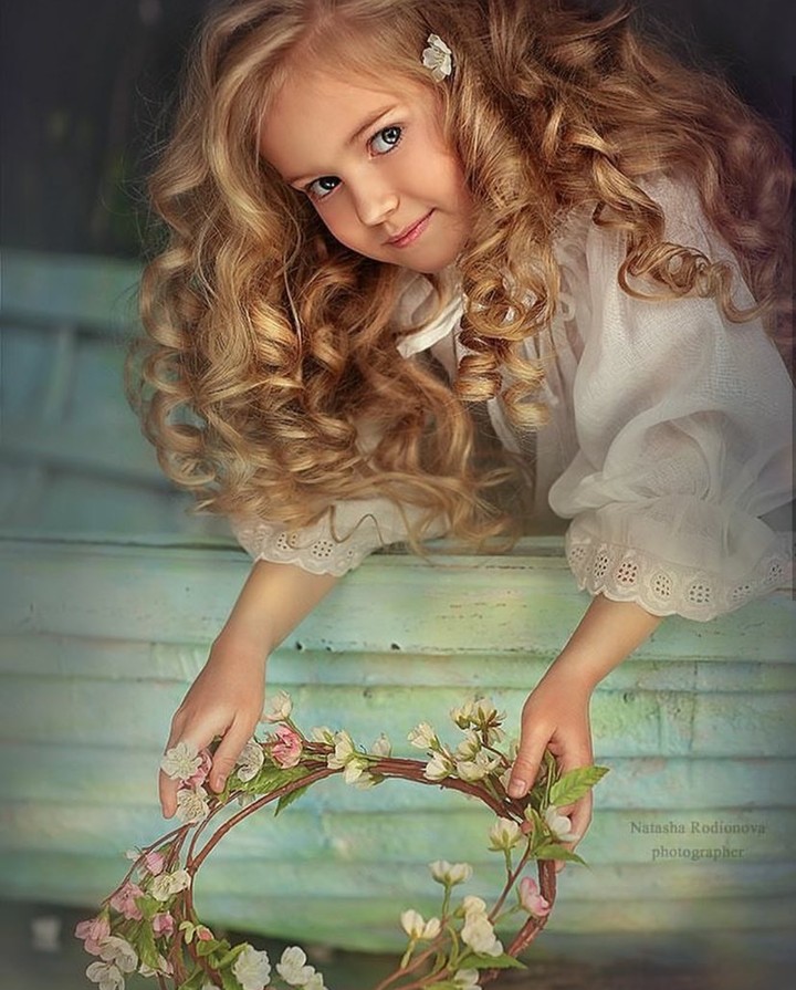 girl & wreath