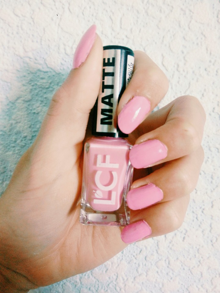Pink nails