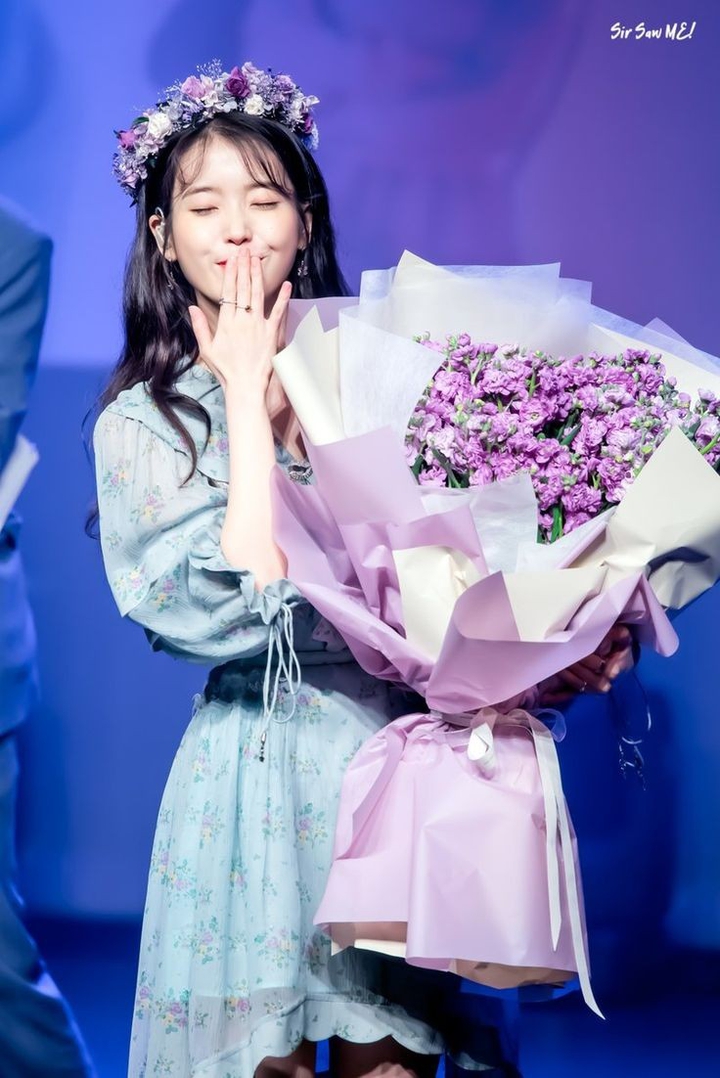 IU