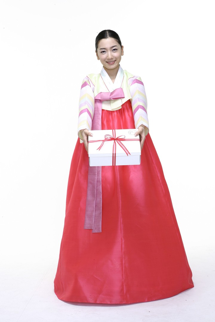 Couple in Korean Dress