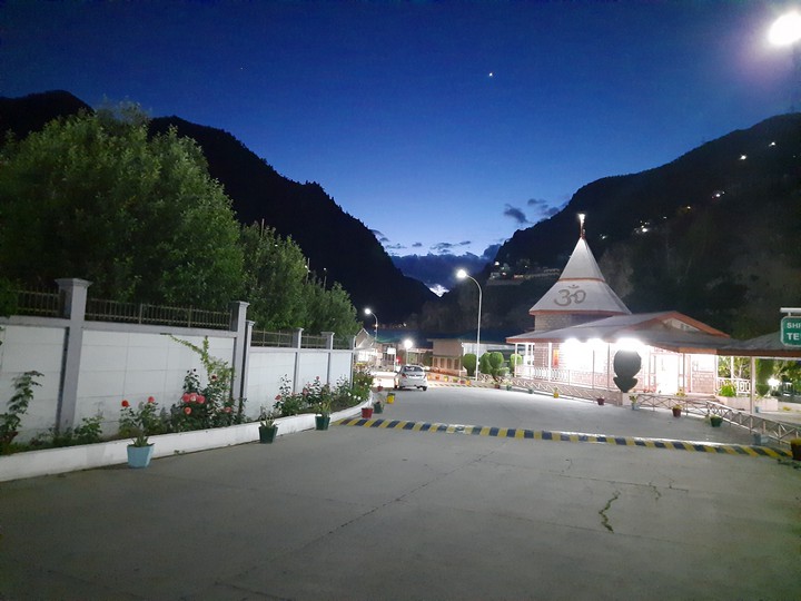shiva temple night view sholtu