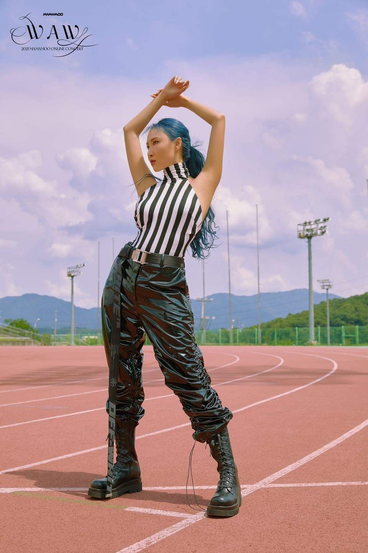 HWASA SOLO CONCEPT ONLINE CONCERT