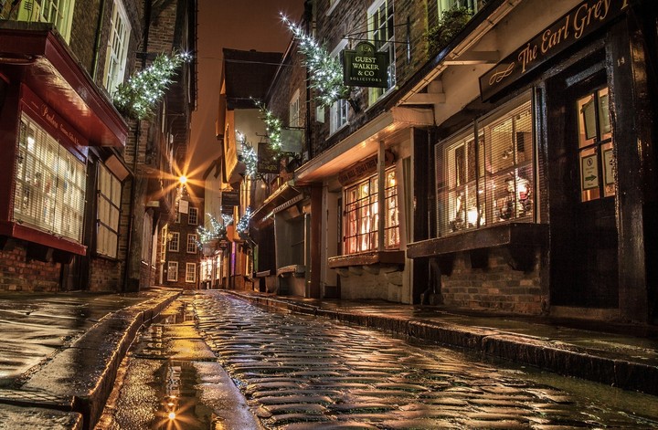 Street Houses Road Paving Windows Lights Shopping