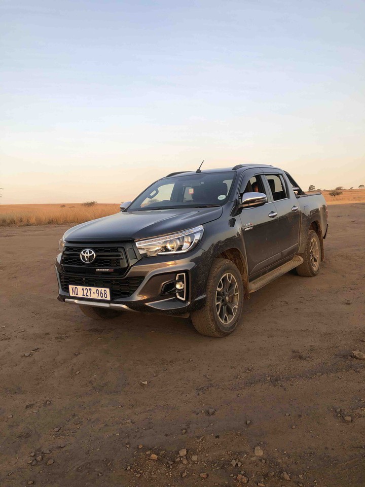 Toyota Hilux Legend 50