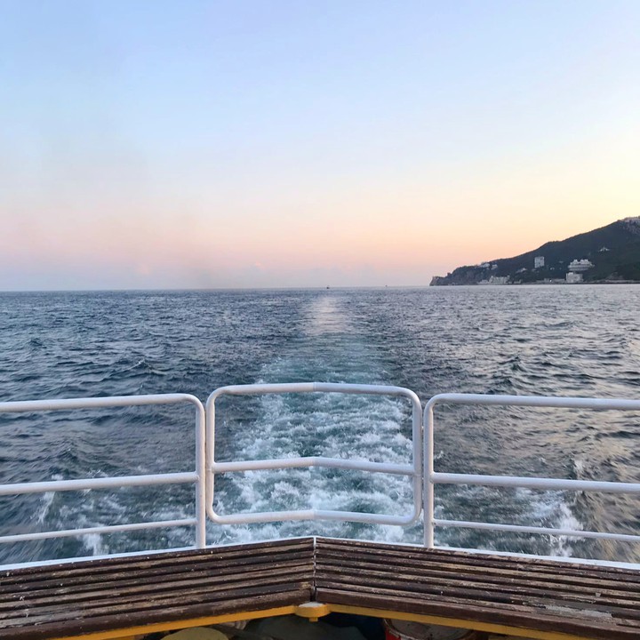 Катер, море, закат...
