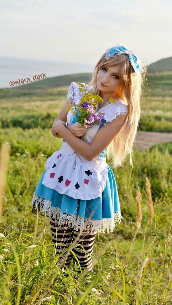 Elara Dark Alice In Wonderland