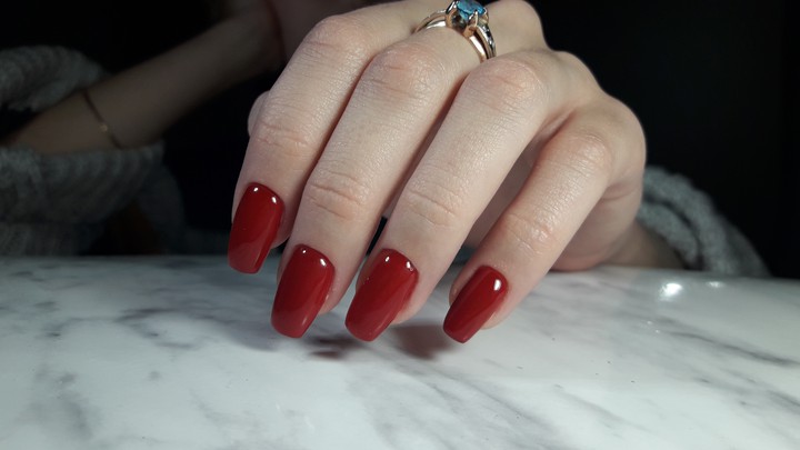 nails