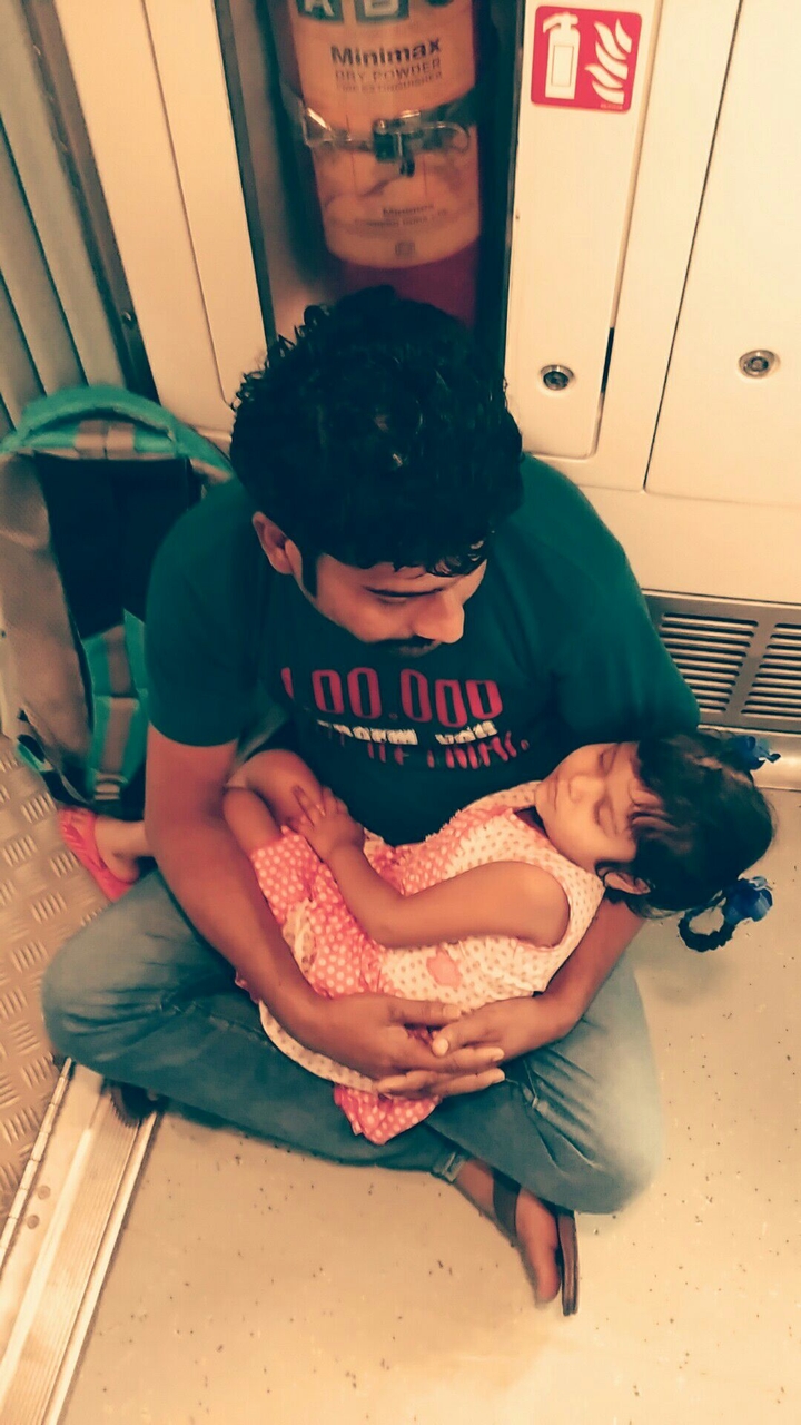 CUTENESS in delhi metro