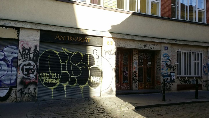graffiti in prague