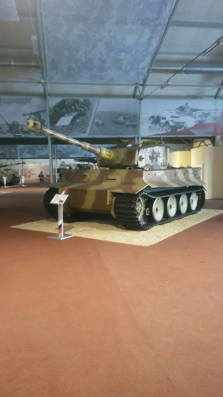 танк