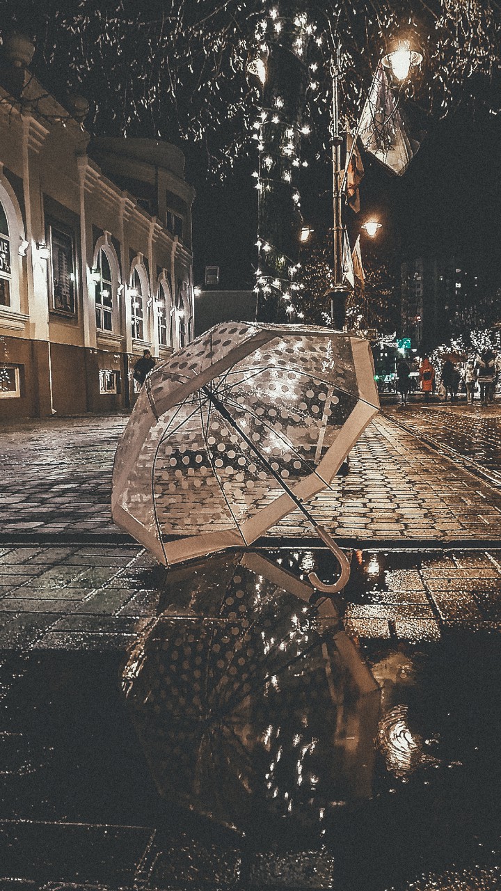 Rainy city magic