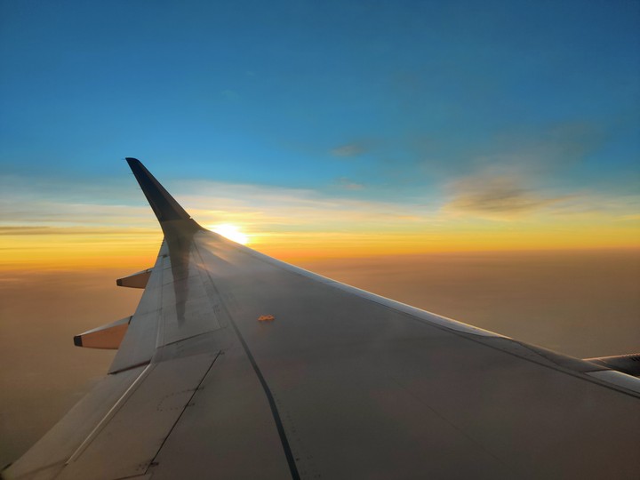 When airplane meets sky line!! ❤️???