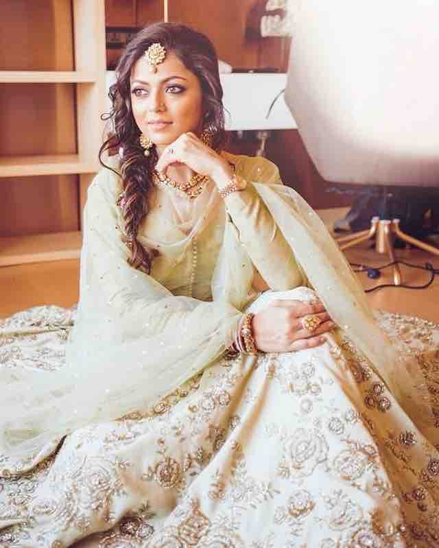admire someone's beauty without questioning your own........