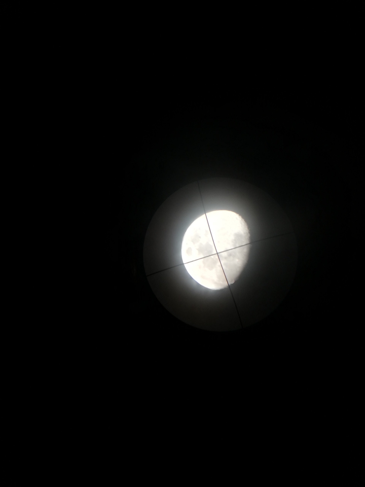 la la luna al telescopio