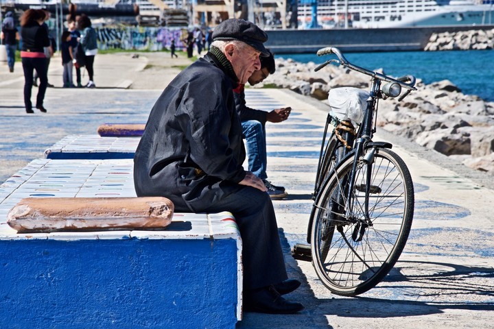 l’anziano in bici