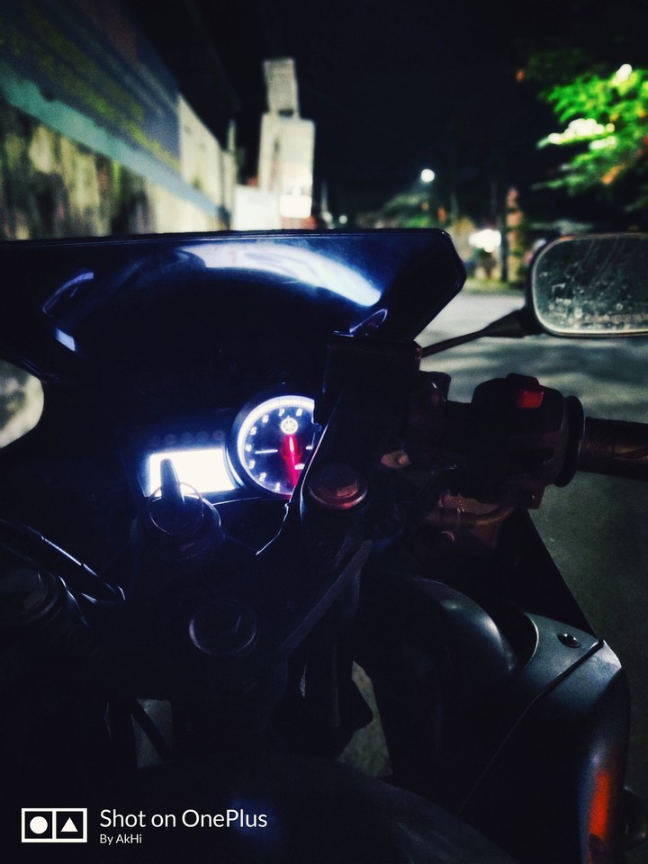 Yamaha R15 V1