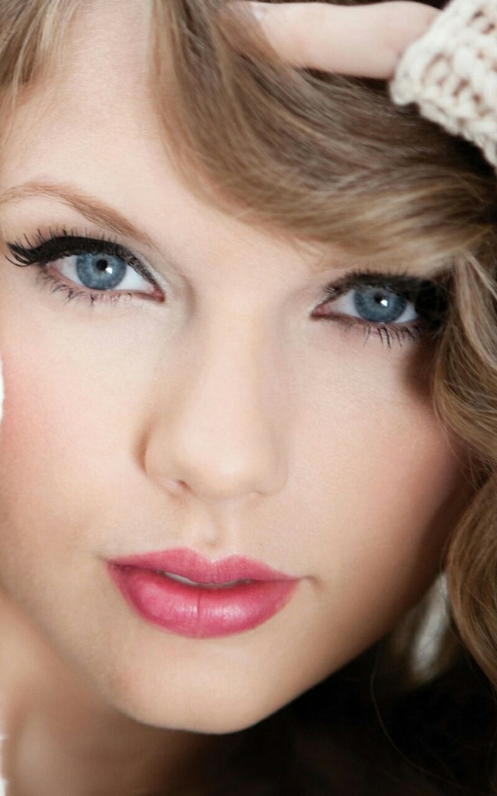 Beautiful Taylor2