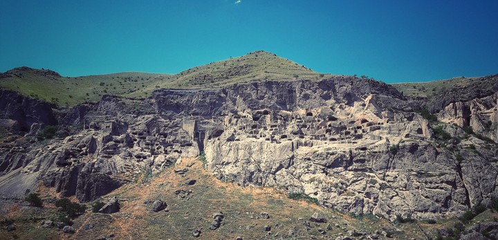 Vardzia cave city