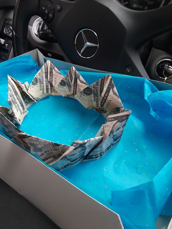 money crown