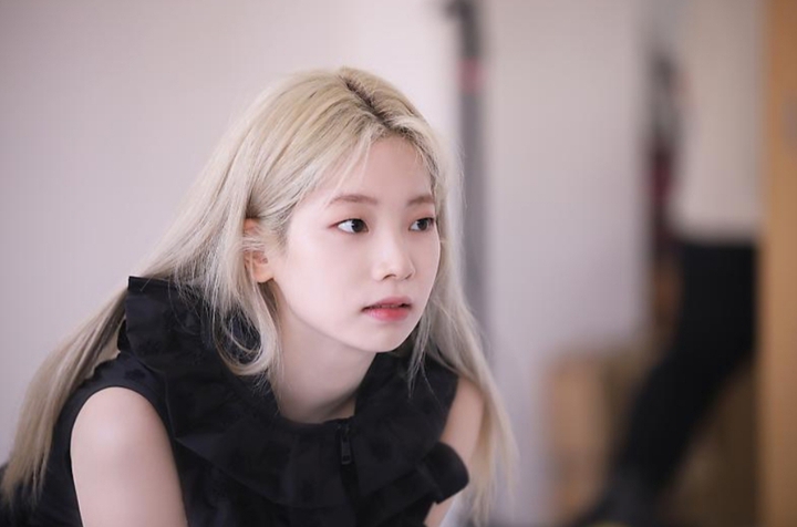 TWICE Dahyeon pictorial site