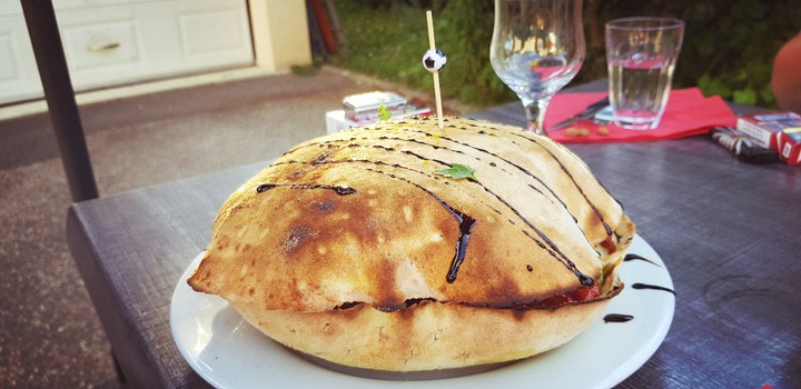 Football Pizza in France