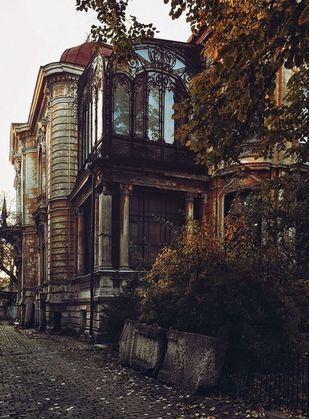 Старинный дом.
