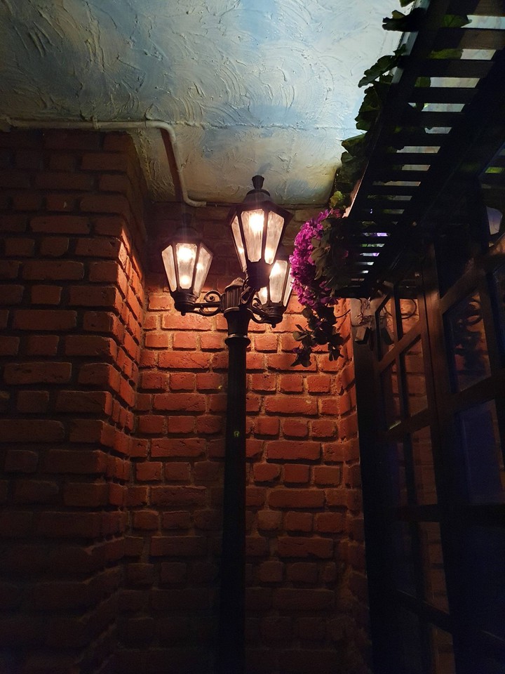 The Corner Lamp